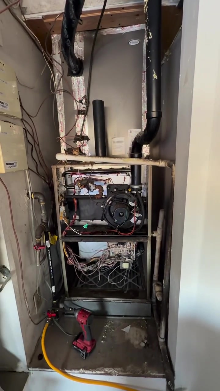 2,400 sq ft home with a poorly designed 5-zone duct system — every zone was uncomfortable and couldn't cool down even after running all day. We redesigned the ductwork and installed a new AC system. The homeowner felt the difference immediately.